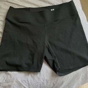 UNIQLO Women AIRism Soft Biker Shorts